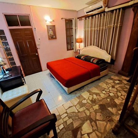Cafe De Baan Raow Hotell Bangkok Eksteriør bilde